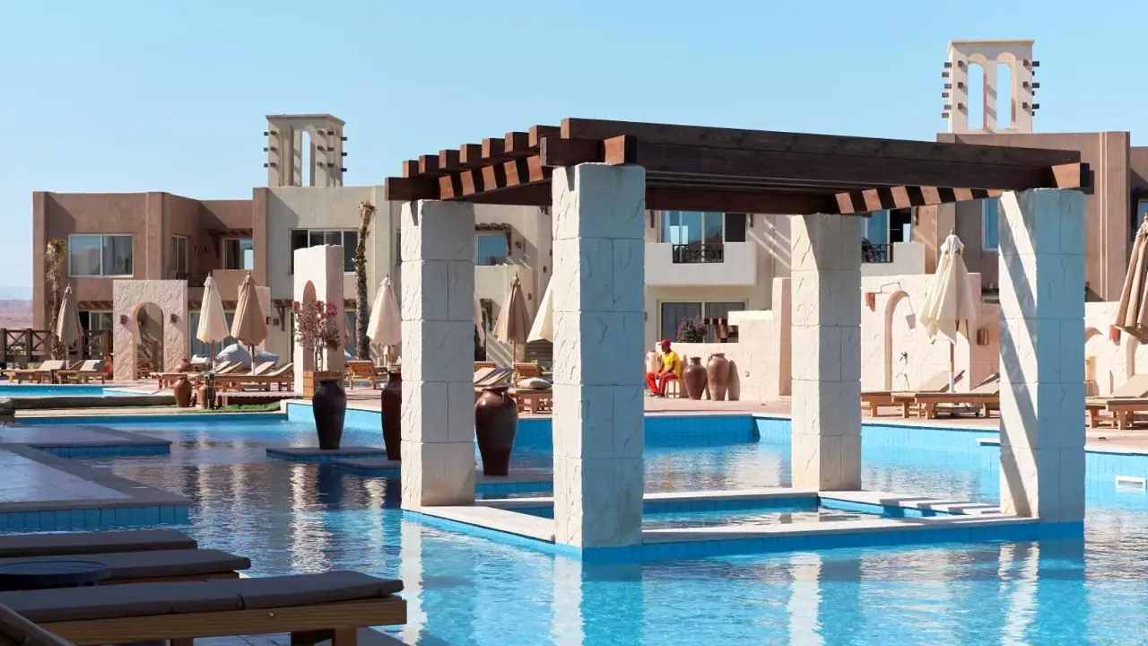 الفندق ترو بيتش ريزورت - مرسى علم